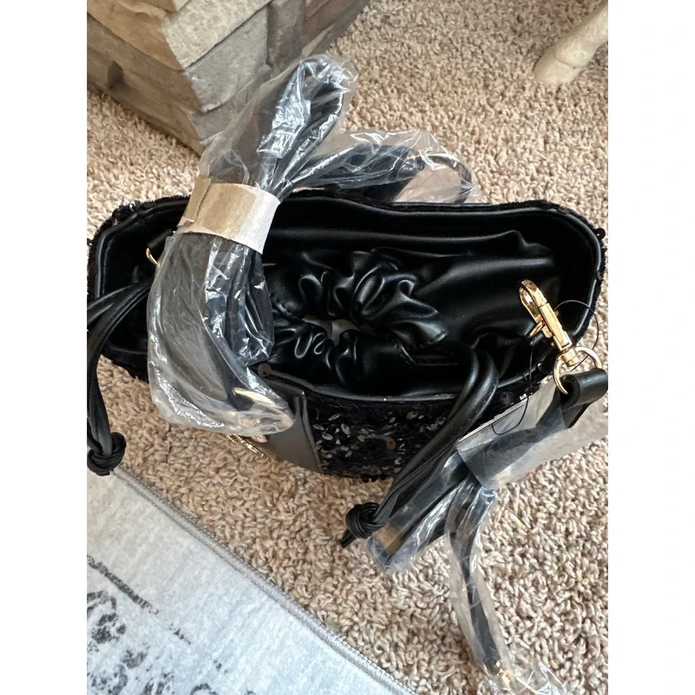Badgley Mischka Black Sequin Bucket Bag BMH513 Gold Chain‎ Charm